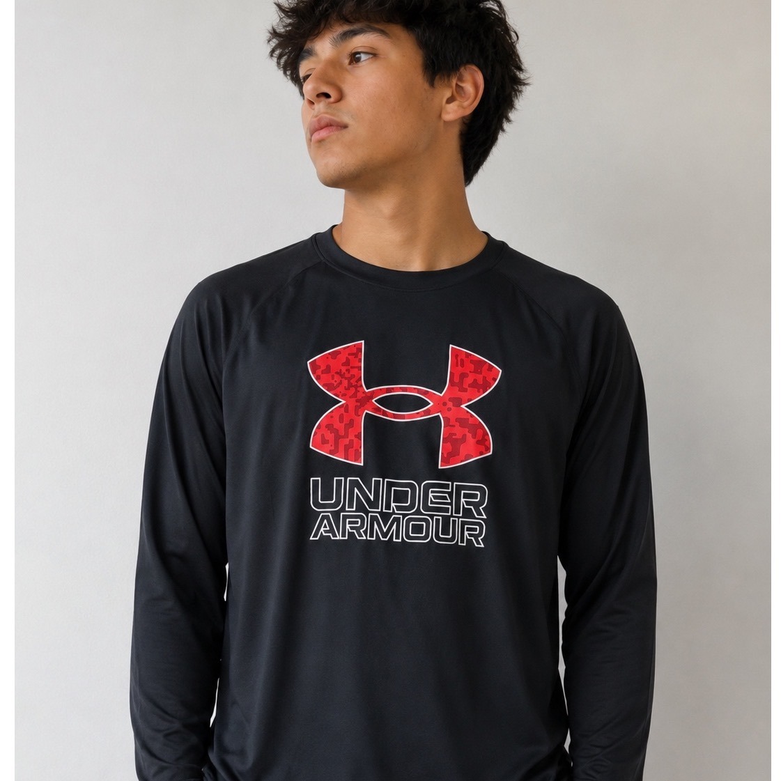 Under Armour Boys Black Red Logo Long Sleeve Heatgear Shirt Yxl